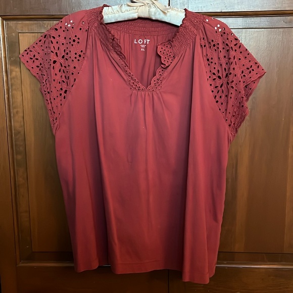Rust color T-shirt, with eyelet sleeves by loft. - Picture 1 of 4